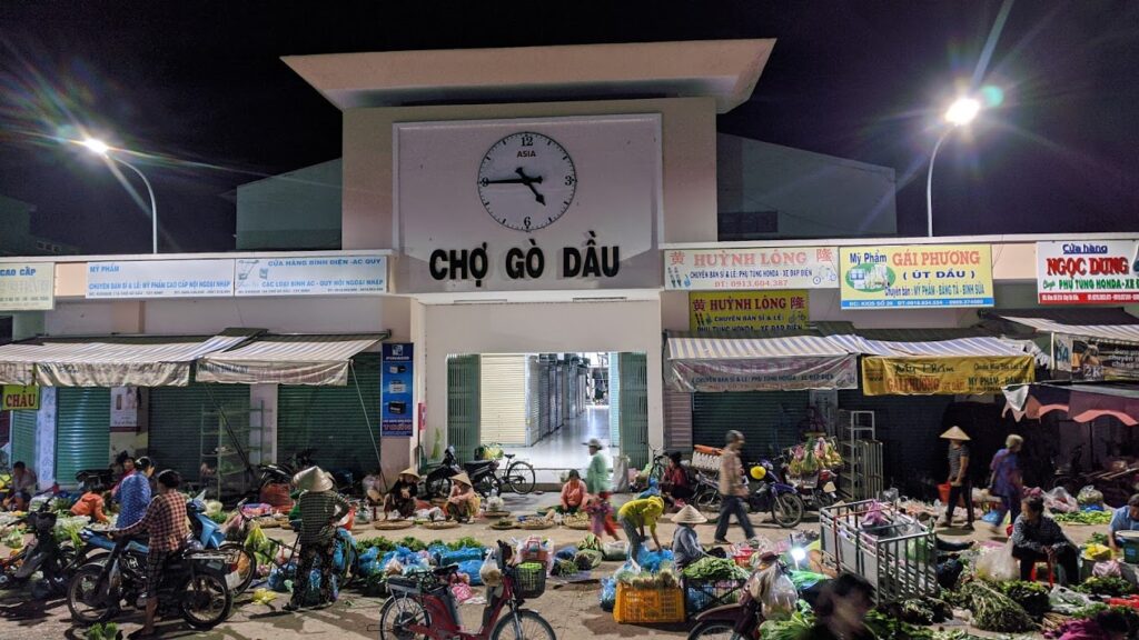 Giá thuê xe 7 chỗ có tài xế đi Gò Dầu